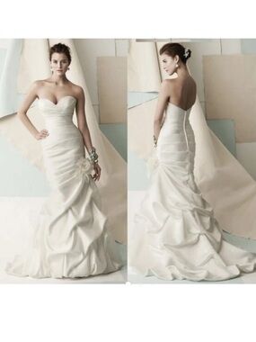 Mikaella Bridal Canadian Couture Size 12 (Floral not included)